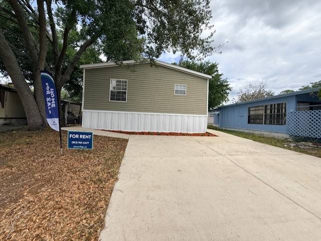 Tampa, FL Mobile Home for Sale located at 13618 N Florida Ave. Tyrone Village